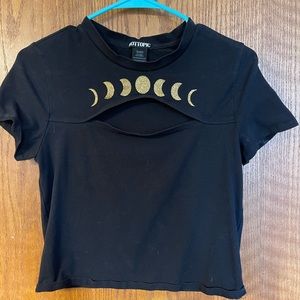 Cut out cropped shirt